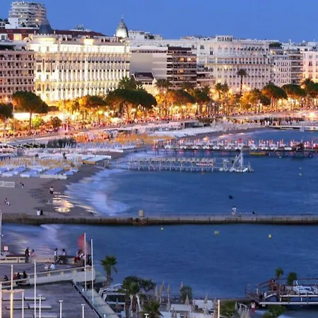 Quai St Pierre 2 Bedrooms With Balcony And Sea View Lägenhet Cannes