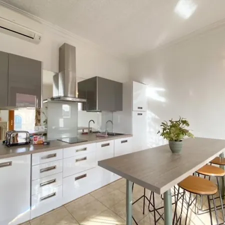 Apartment Quai St Pierre 2 Bedrooms With Balcony And Sea View