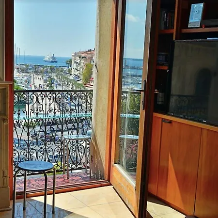 Quai St Pierre 2 Bedrooms With Balcony And Sea View Lägenhet Cannes