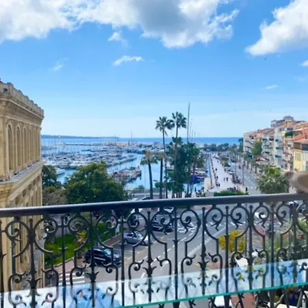 Quai St Pierre 2 Bedrooms With Balcony And Sea View Lägenhet *